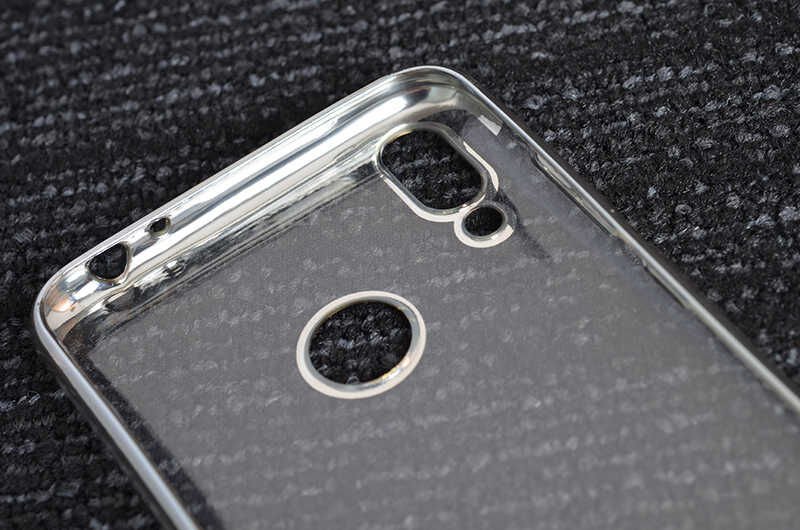 Huawei Honor 8C Kılıf Dört Köşe Renkli Lazer Şeffaf Silikon Kapak (GLİTTER) Gold