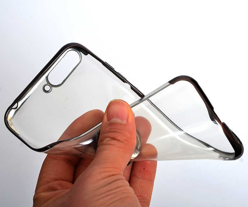 Huawei Y6 2018 Kılıf Yüzüklü Standlı Silikon Köşeleri Renkli Kapak (GES) Gold