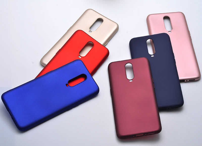 Oppo RX17 Pro Kılıf Yumuşak Dokulu Soft Esnek İnce Mat Renkli Silikon Kapak (PREMİER) Gold