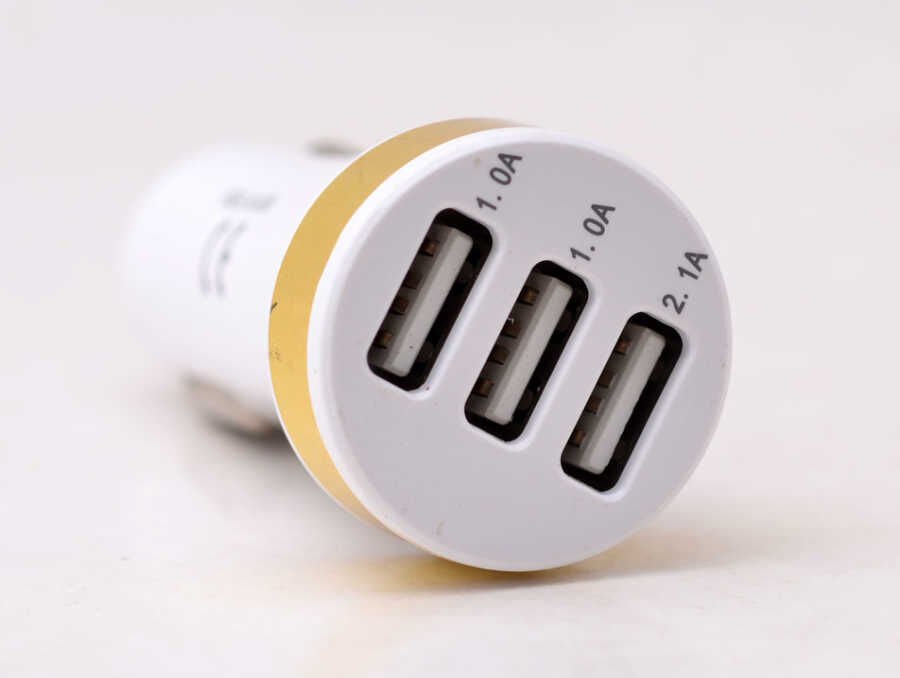3 Usb li 2 in 1 Micro Araç Şarj Seti 3000 Mah Beyaz