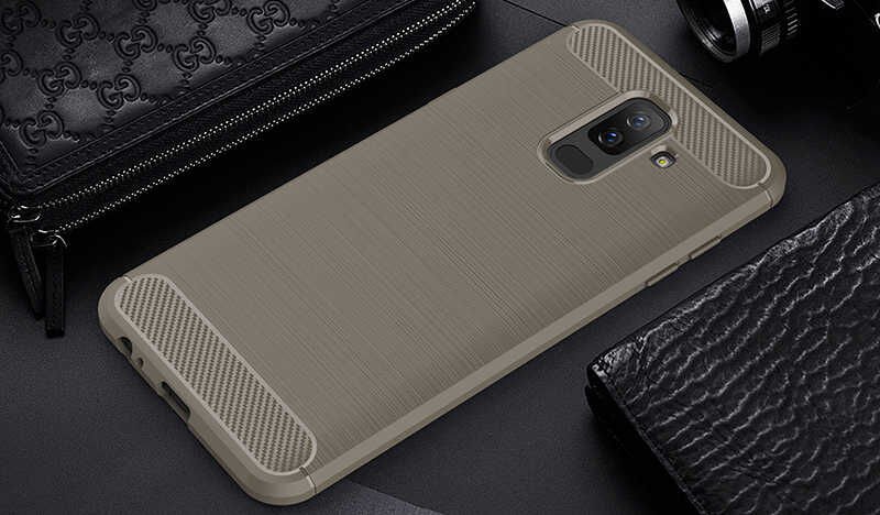 Samsung Galaxy J8 Kılıf Ultra Korunaklı Silikon Kapak (ROOM) Gri