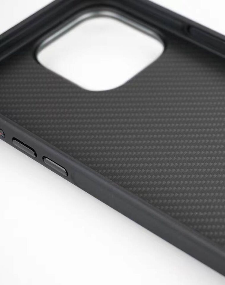 Apple iPhone 14 Pro Max Kılıf Magsafe Şarj Özellikli Karbon Fiber Görünümlü  Kapak (Troy) Siyah