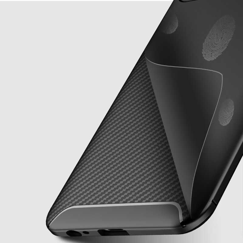 Samsung Galaxy J6 Kılıf Kamera Çıkıntılı Karbon Fiber Dokulu Renk Atmaz Kapak (NEGRO) Kahverengi