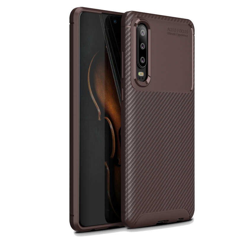 Huawei P30 Kılıf Kamera Çıkıntılı Karbon Fiber Dokulu Renk Atmaz Kapak (NEGRO) Kahverengi