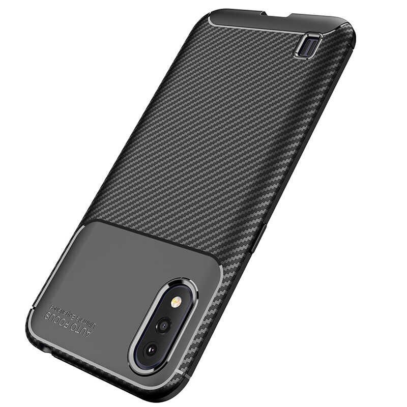 Samsung Galaxy A01 Kılıf Kamera Çıkıntılı Karbon Fiber Dokulu Renk Atmaz Kapak (NEGRO) Kahverengi