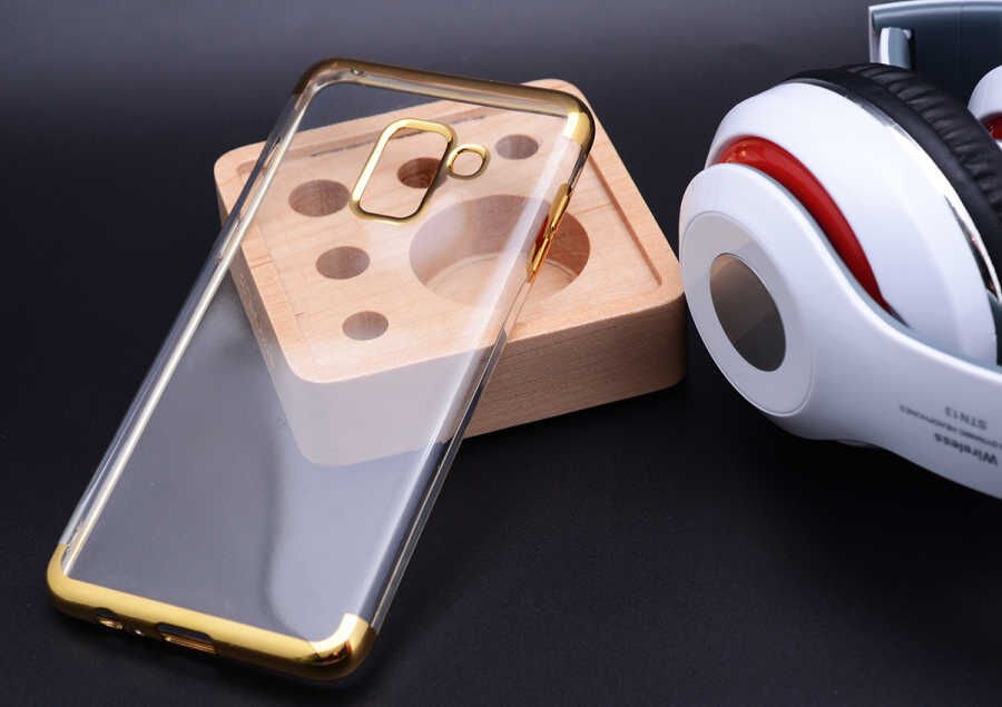 Samsung Galaxy A8 2018 Kılıf Dört Köşe Renkli Lazer Şeffaf Silikon Kapak (GLİTTER) Gold