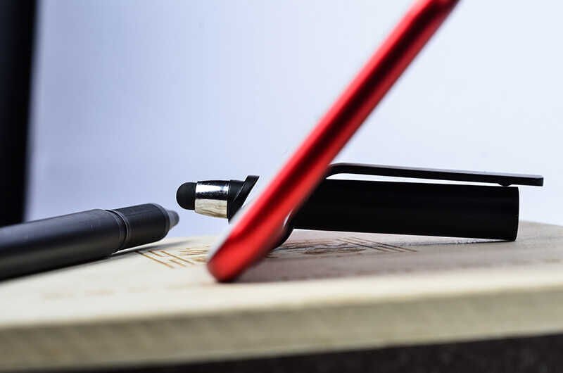 Universal Dokunmatik Çizim Kalemi Ergonomik Dizayn ve Stand Özellikli (Pencil 03) Siyah